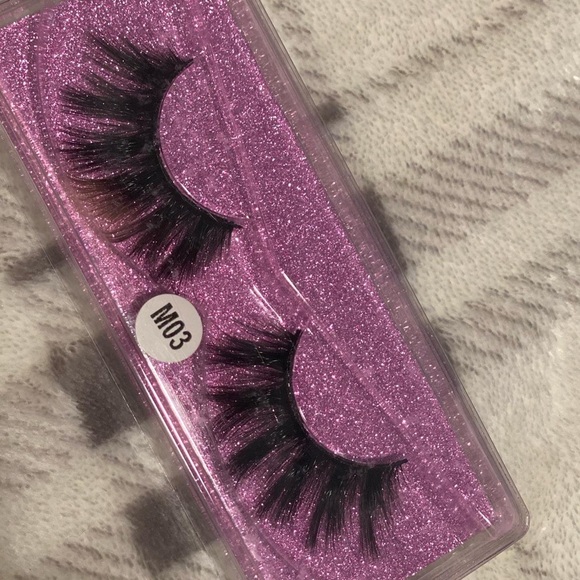 Lashes - Picture 1 of 1